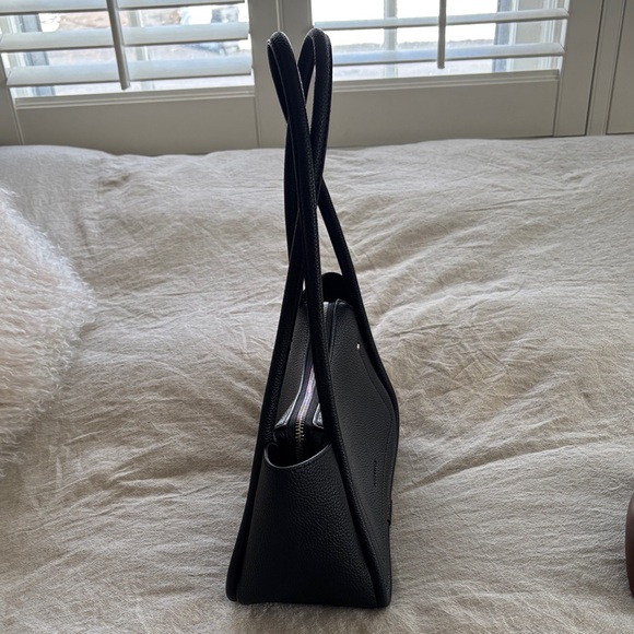 Classic Women's Handbag Set - Picture 3 of 16